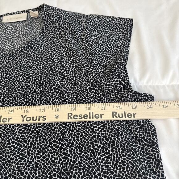 Chico’s Black and White Animal Print Short Cap Sleeve Shirt Size 3 or XLarge - Picture 8 of 10